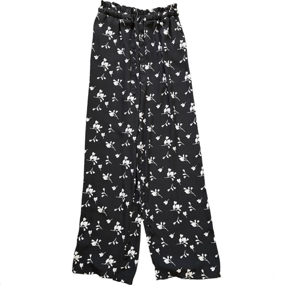 delicate black and white boho floral trousers with stretch waist! size s…